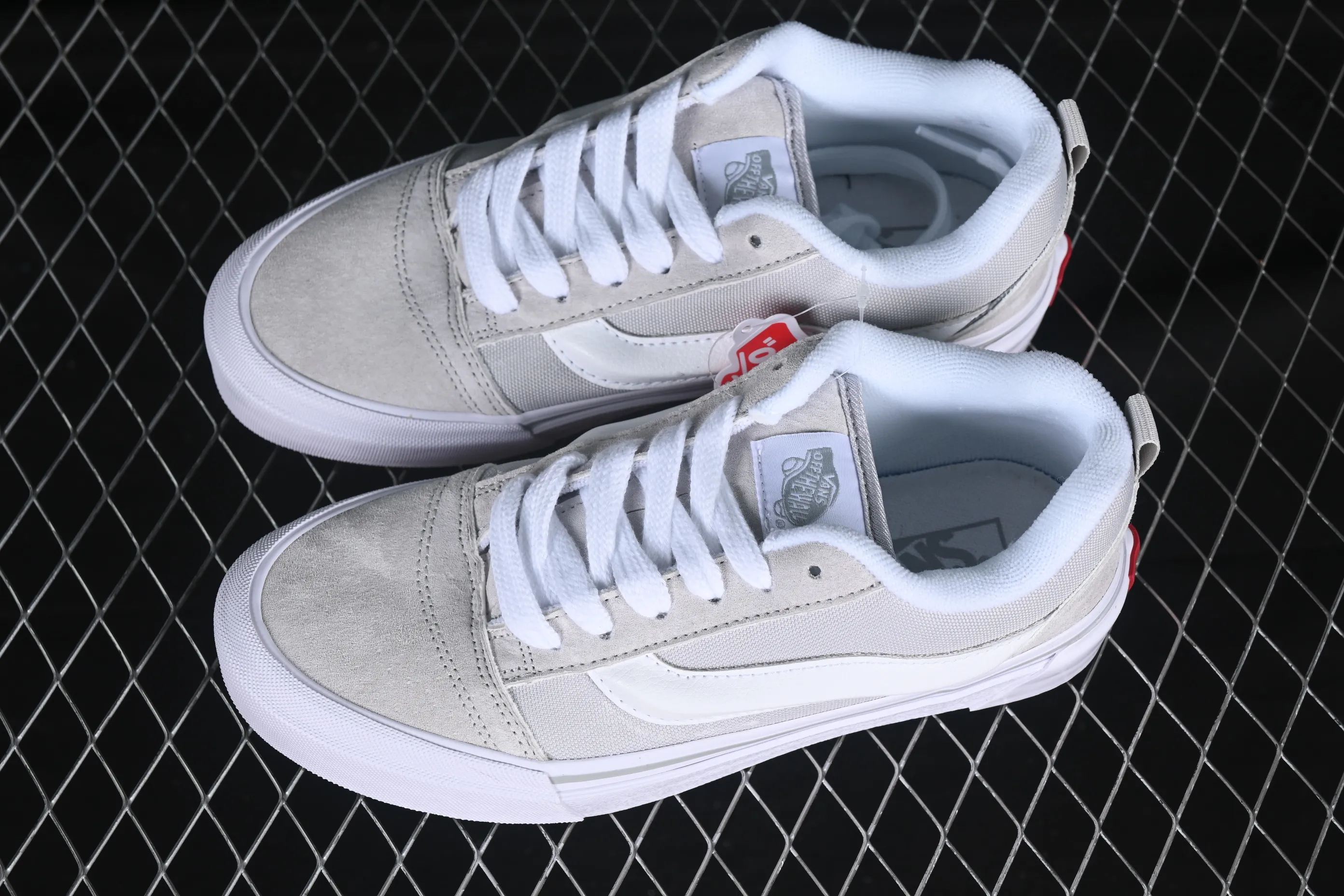 All categories Vans Vans series Vans Low Vans low-top Vans Knu Skool Vans low-top retro casual fat bread shoes VN000CRPBWD